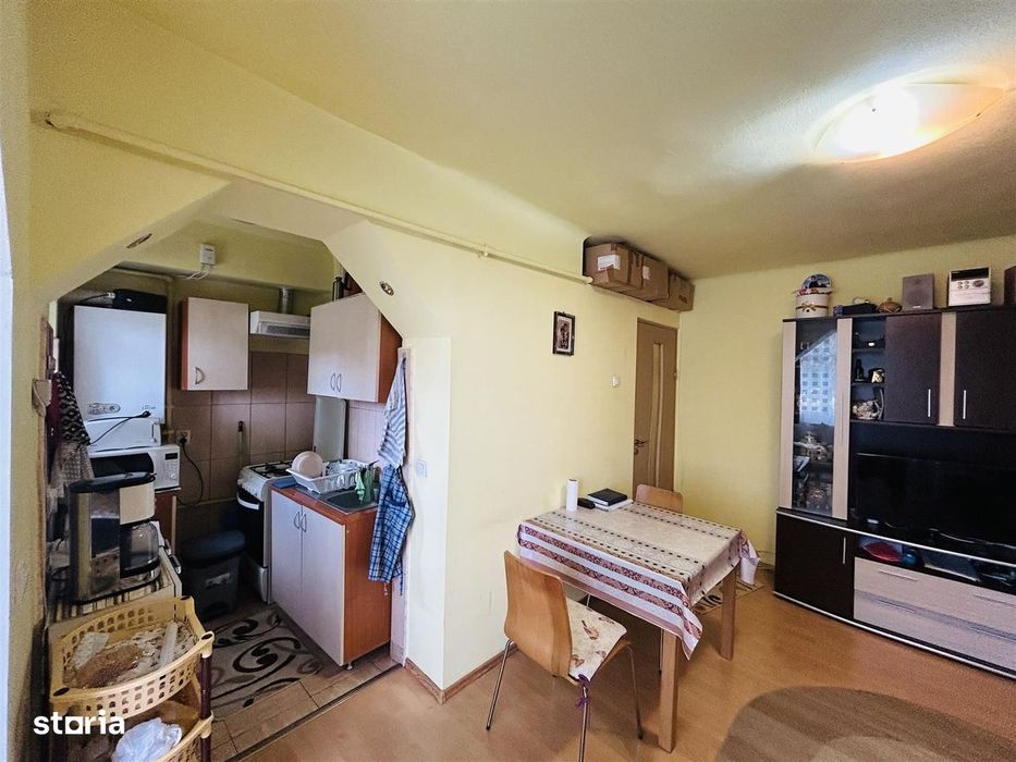 Garsoniera de vanzare, 27 mp, mobilata si utilata – Terezian