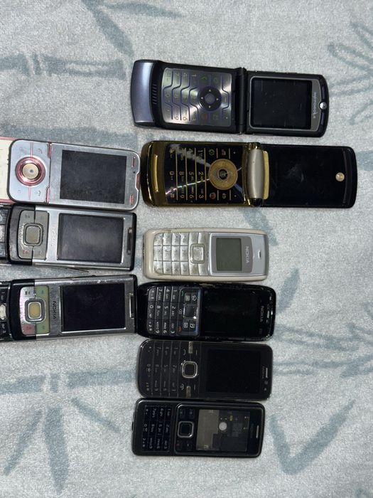 старые телефоны eski telefonlar