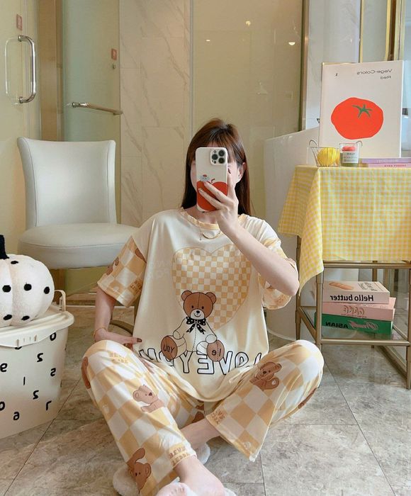 "Ayollar uchun yumshoq va qulay pijama! Har xil o‘lcham va ranglar!"