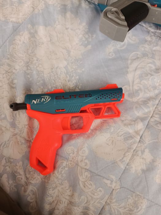 Нерф автомат плюс два пистолета