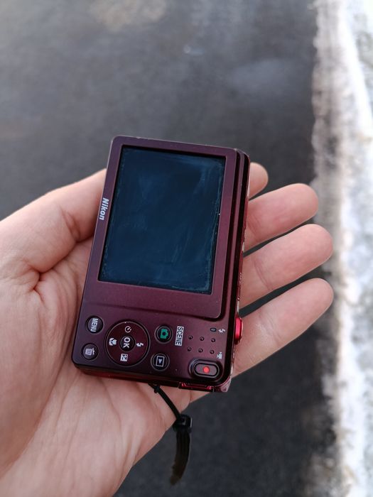 Aparat foto Nikon Coolpix S3700 20.1 MP 8X