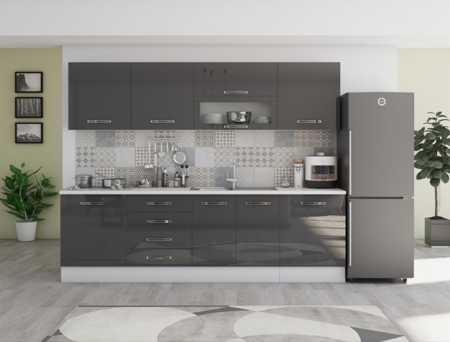 Vând mobila de bucatarie  ca noua