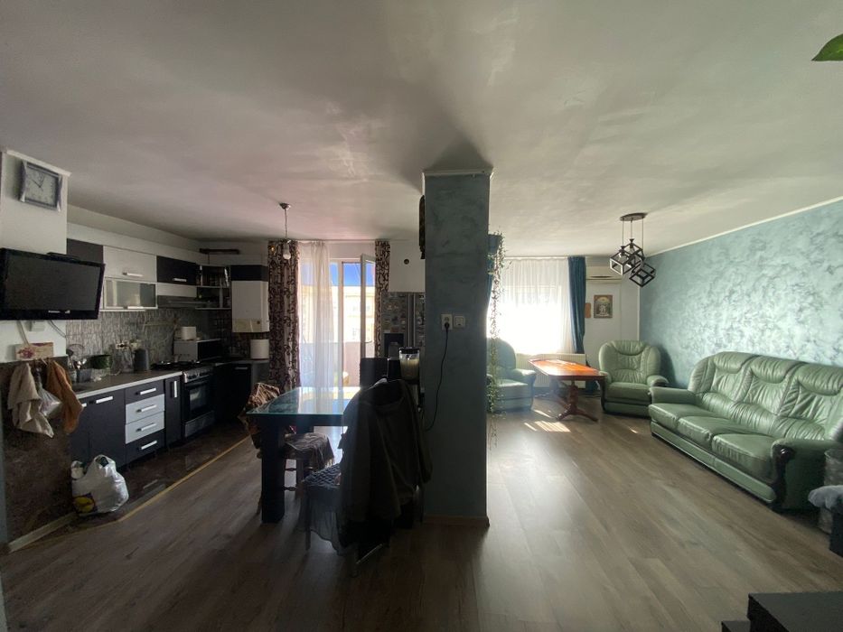 Vand apartament 4 camere