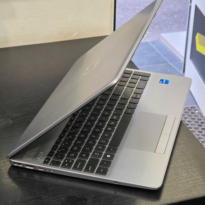 Hope Amanet P8 Hp 250 G9 i5-1235U 16GB RAM SSD 512GB