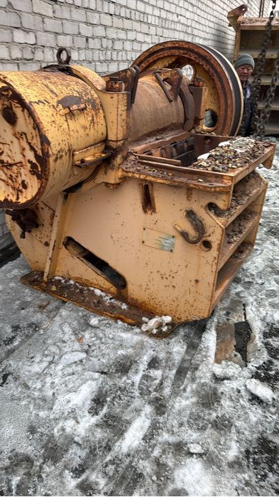 Продам грохот щековую дробилку