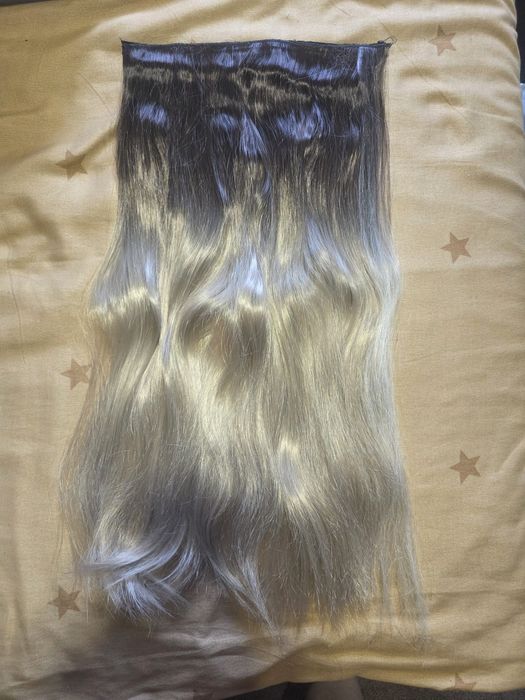 Vând extensii din par natural cu clips.Produs nou