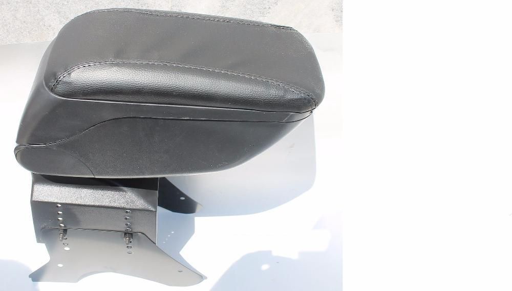 Барче за автомобил нов подлакътник универсален,черен кожен за кола,