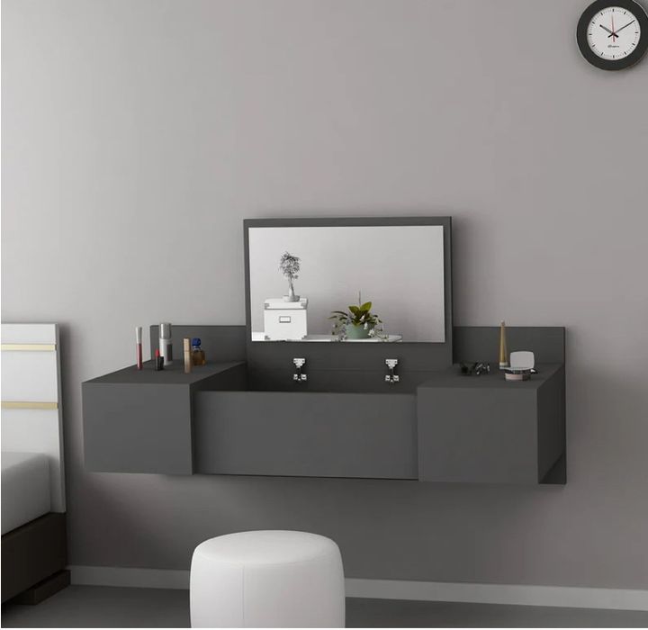 Măsuță suspendata de make up