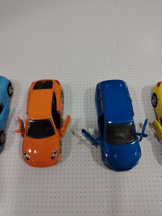 Детские модельные машинки