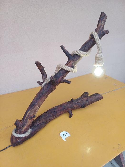 Lămpi handmade din lemn