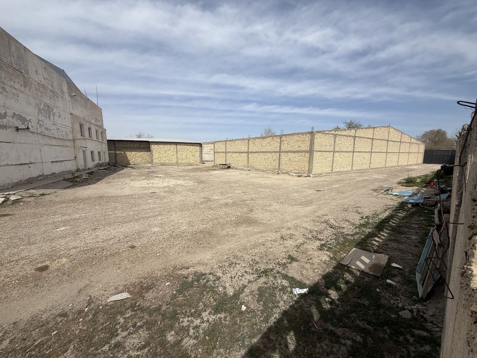 Сдаётся территория под аренду в г. Бухара(Файзобод масжид) 60 соток.