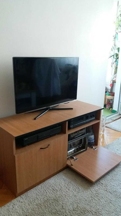 biblioteca moderna + comoda tv led