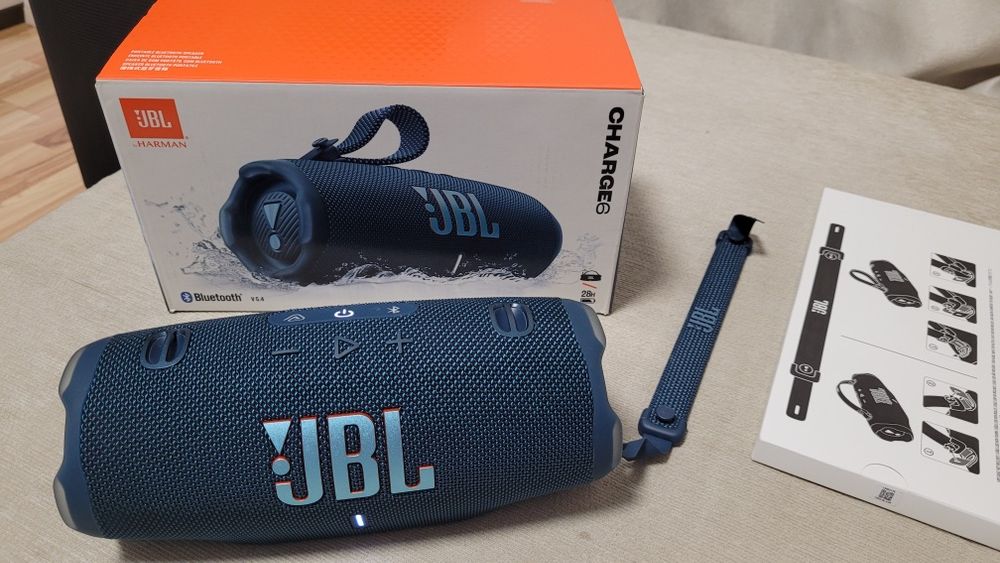 Boxa JBL Charge 6 in cutie- functionala 100%