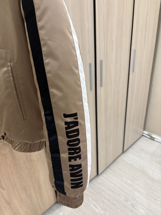 Яке Avin с естествен косъм