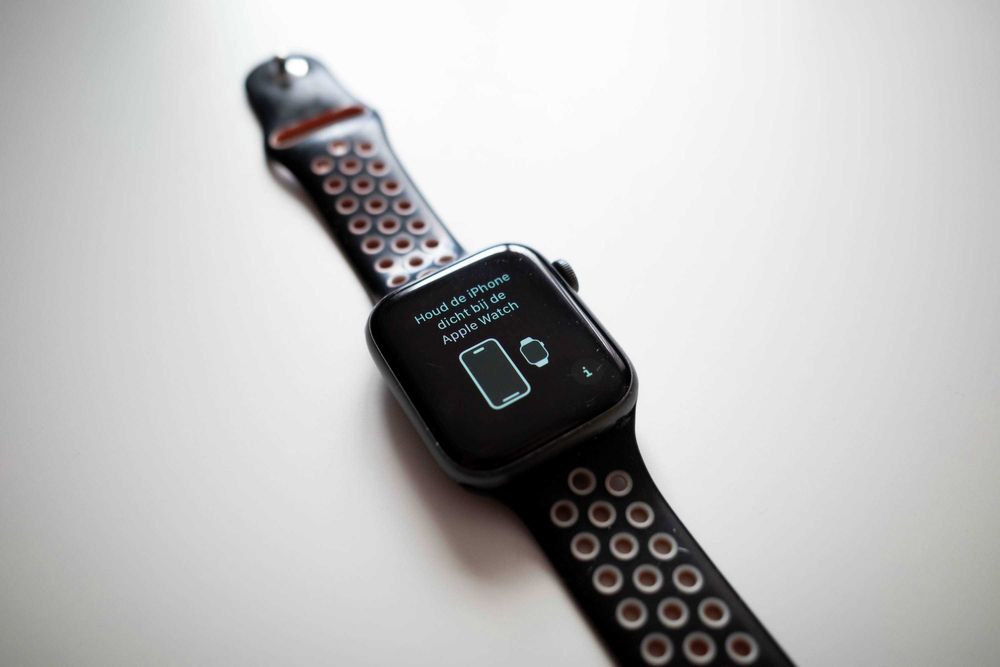 Продавам Apple Watch 5 44mm