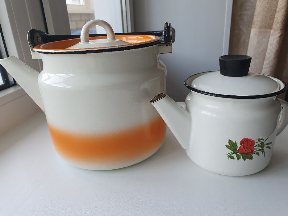 Продам эмалированные чайники.