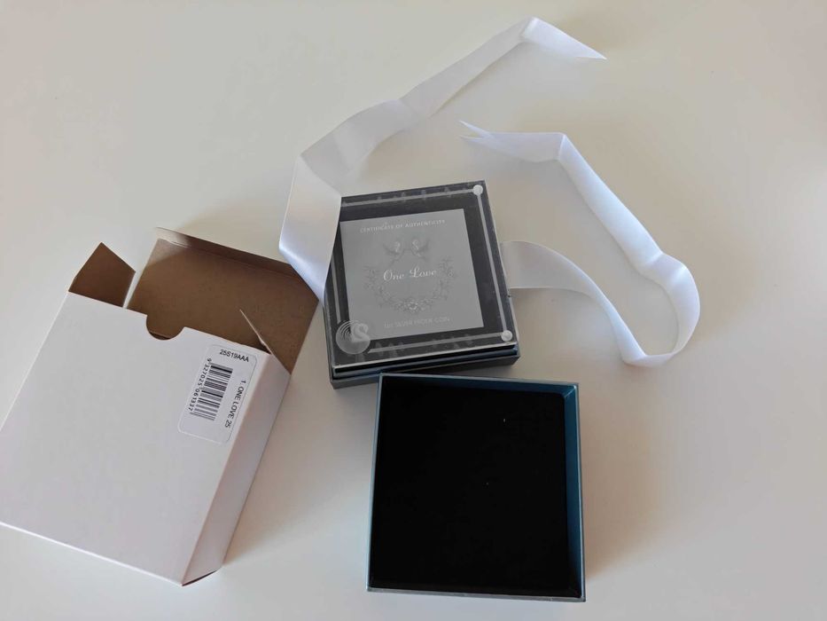 Сребърна монета 1 oz One Love 2026 1oz Silver Proof Coloured Coin