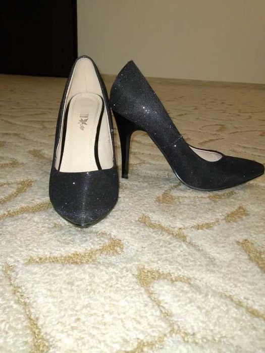 Pantofi eleganti