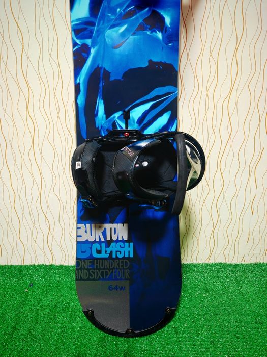 Set placa snowboard Burton Clash 164 cm Wide cu legaturi Burton Costom M-L