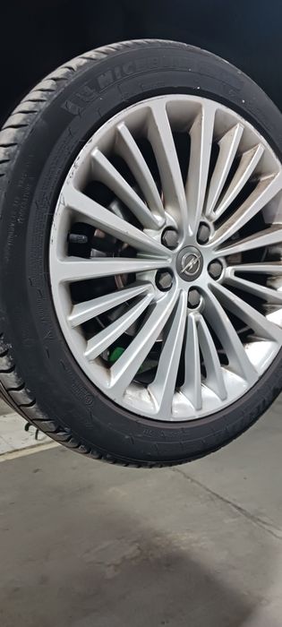 Jante OȚEL/ ALIAJ OPEL 17" 5×105 R17 anvelope 225.45.17 MICHELIN 2023
