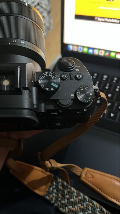 Sony a7 3 + obiectiv 28 - 70 mm , F3.5