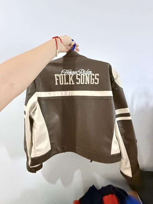 Куртка коженка Bershka