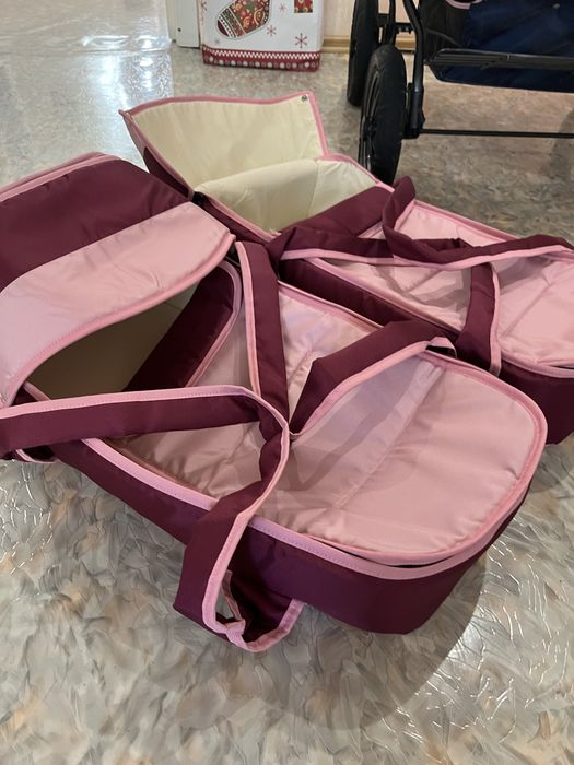 Коляска для двойни.
