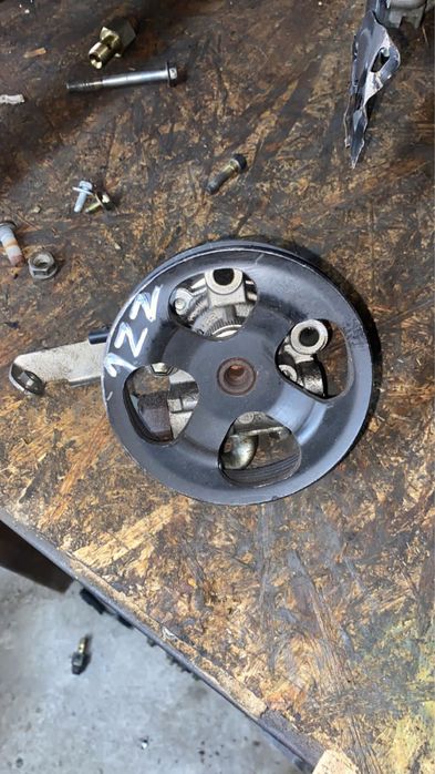 Гур насос на Toyota Matrix/Corolla 1ZZ 1.8