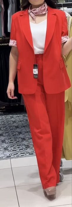 Продам брючный костюм 48 размер