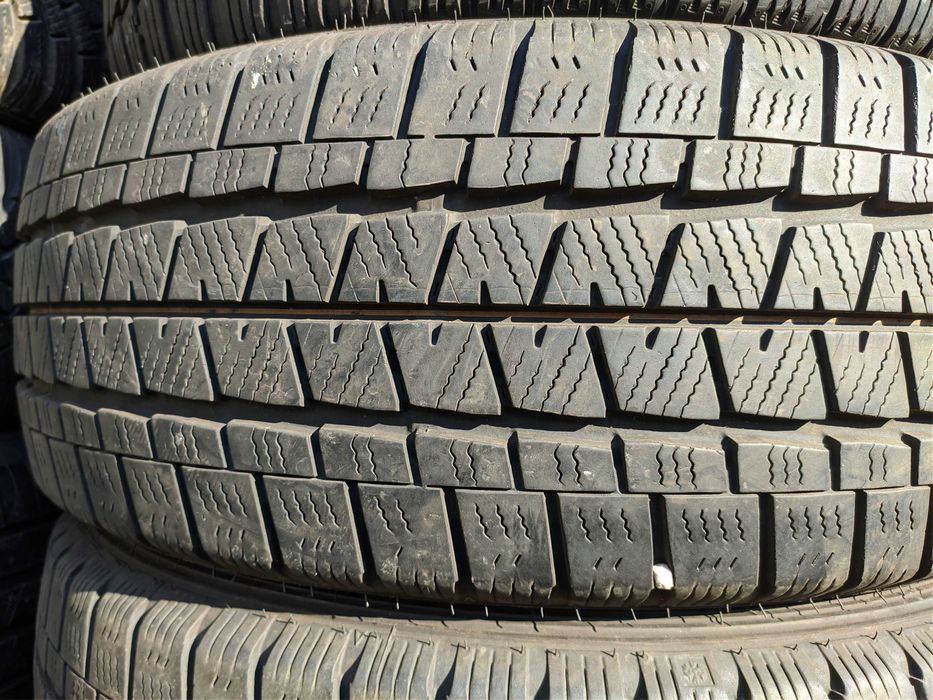 2бр Зимни гуми за бус 215 60 17 С - Falken