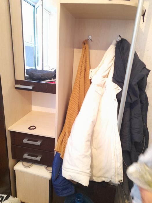 Прихожая со шкафом