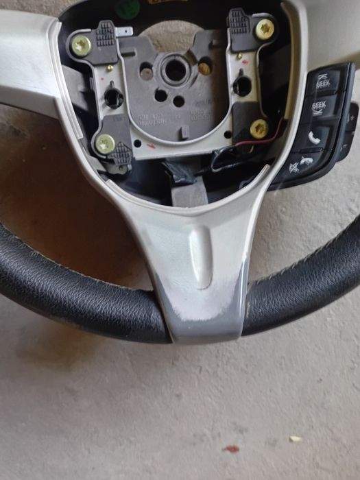 Продам руль от спарка с пултом 4 позиции без аирбаг кришки.как на фото