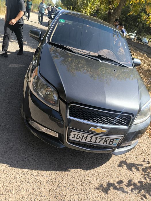 Nexia 3 sotladi zur moshina