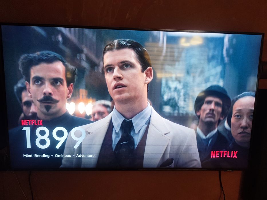 Смарт телевизор Samsung CU8000 4K HDR 50"