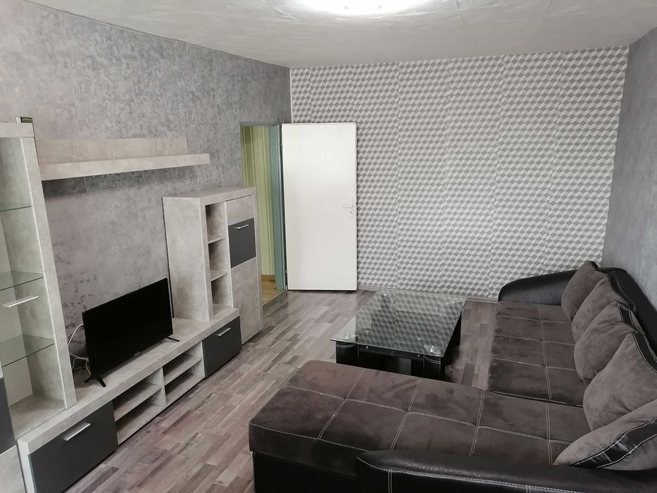 Дава се под наем Двустаен апартамент в Перник, Изток - 67 кв.м за 280.5 € - Снимка #3