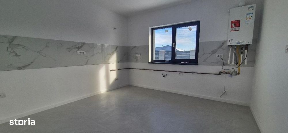 Case Noi Clinceni: 4 Camere, Încălzire Pardoseală, Tâmplărie Tripan,