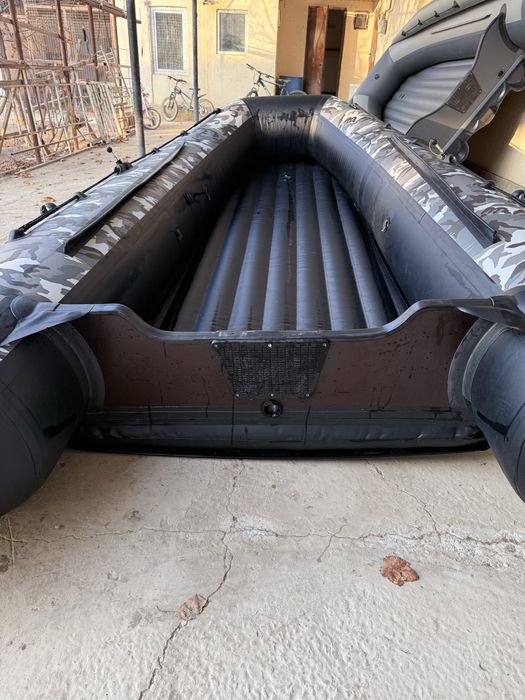 Продам Резиновая лодку Hunter