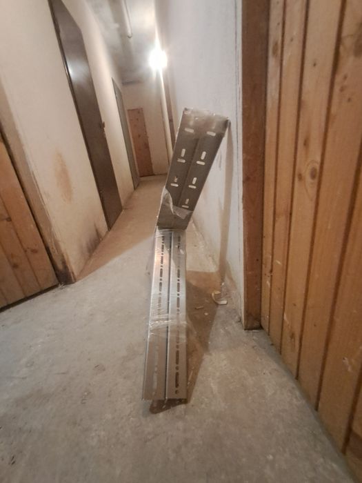 Продавам Усилена неръждаема стойка за климатик 90 x 65 см /2 бр в к-т/