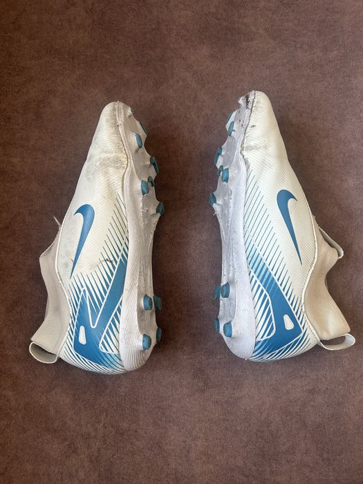 Детски футболни обувки