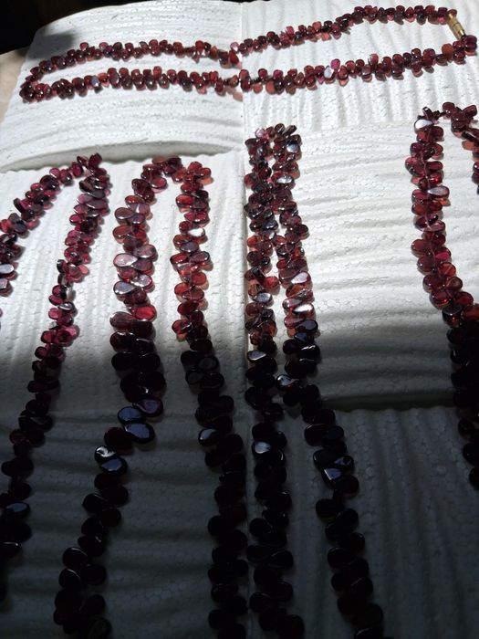 Колье гранатовое. Индия.Новое