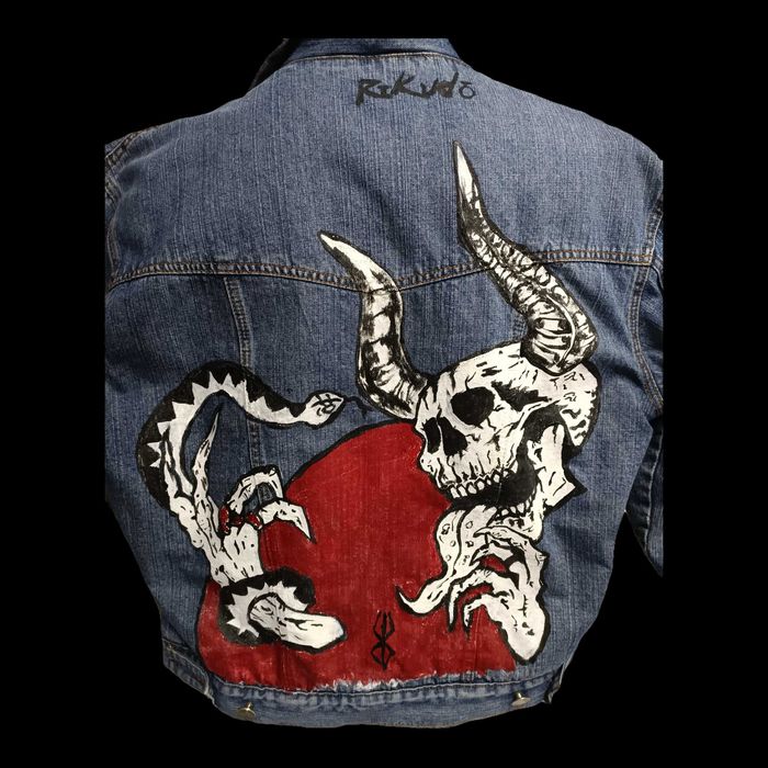 Продам уникальную джинсовую куртку с авторской росписью