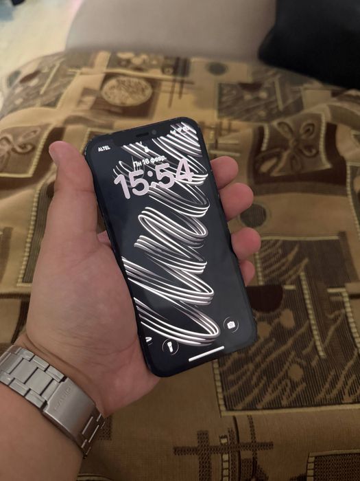 Продам iphone 12