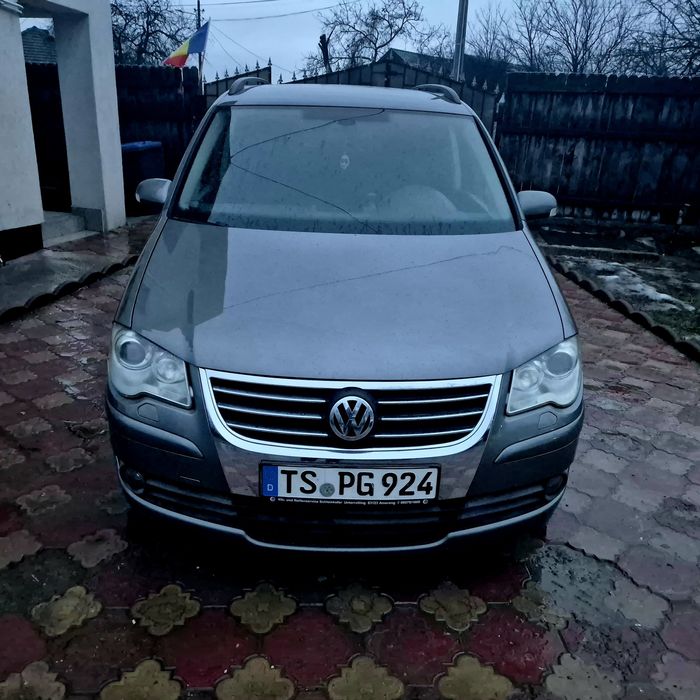 Vw Touran Facelift  / 2.0 TDI / Xenon / Navi