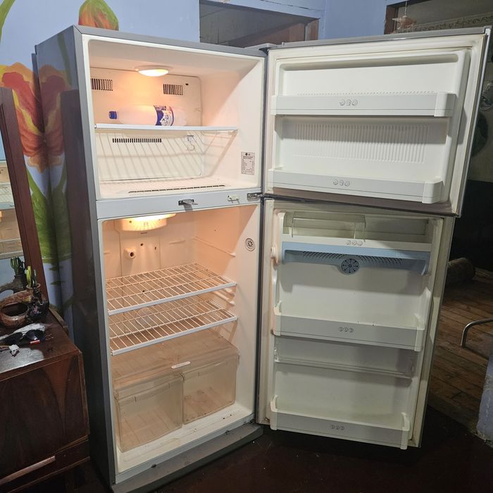 Продаётся холодильникLG