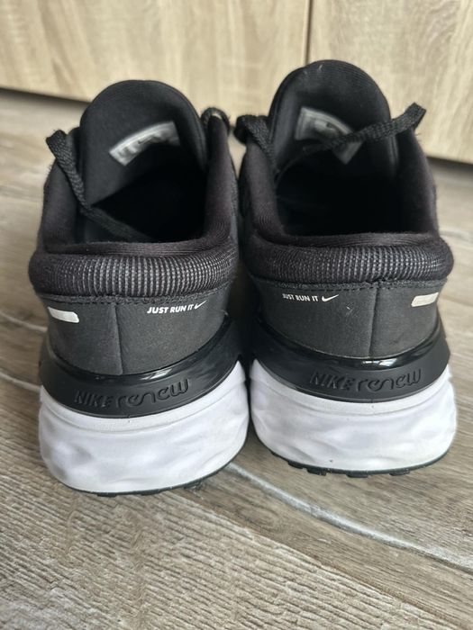 Маратонки Nike р.10