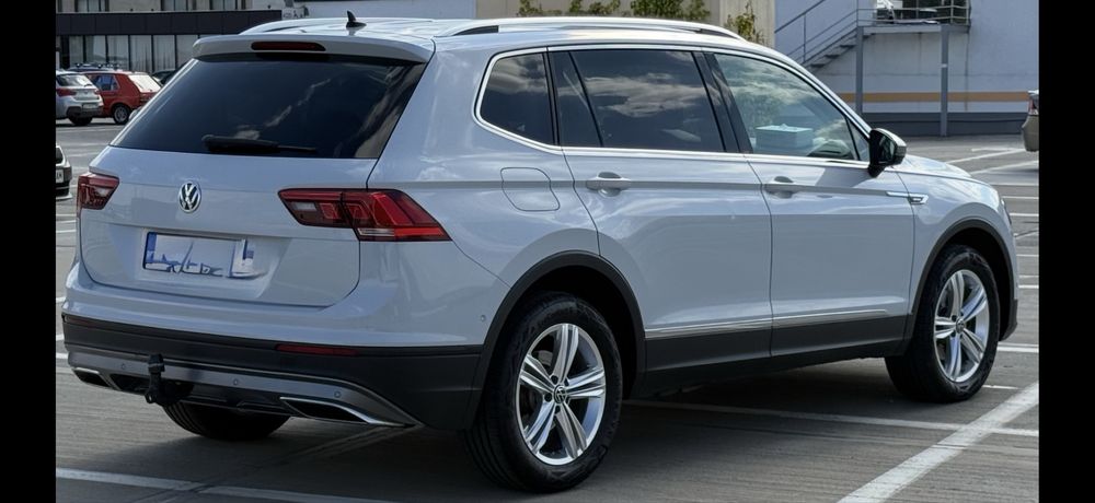 VW Tiguan Allspace 4 Motion cu 7 locuri,Navi, ACC,faruri matrix