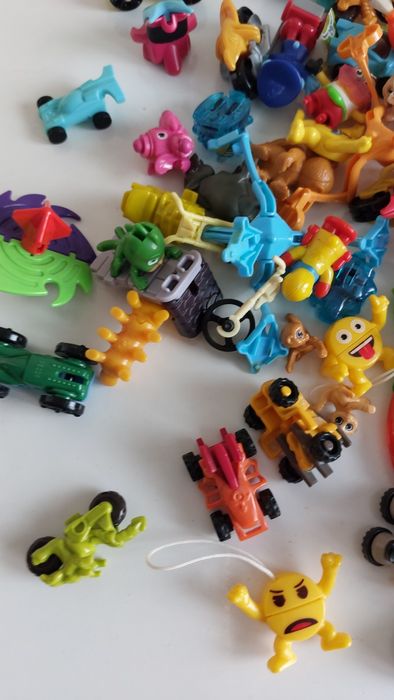 Играчки от шоколадови яйца