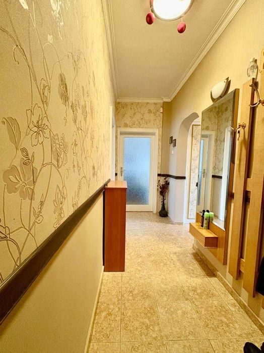 Продава се Тристаен апартамент в София, Витоша - 100 кв.м за 1930 €/кв.м - Снимка #5