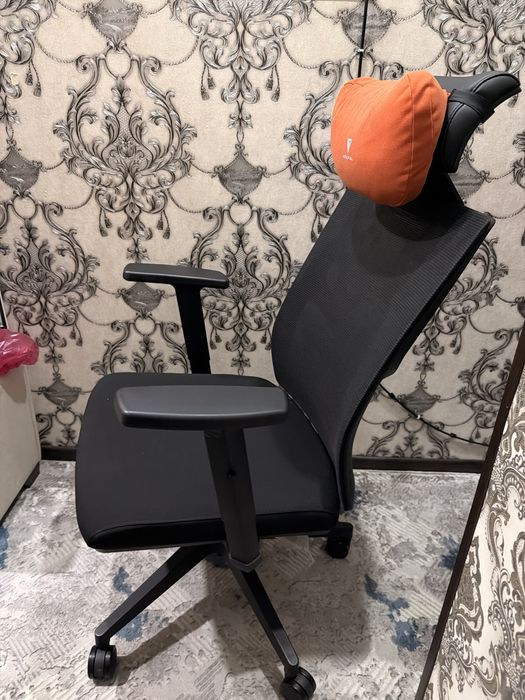 Кресло компьютерное, офисное, игравое идеальный состояние