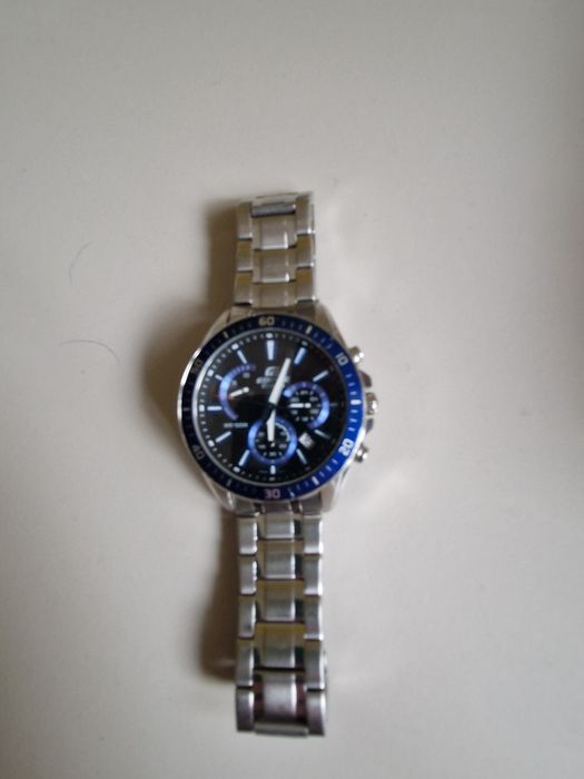 Часы Касио совершенно новые.